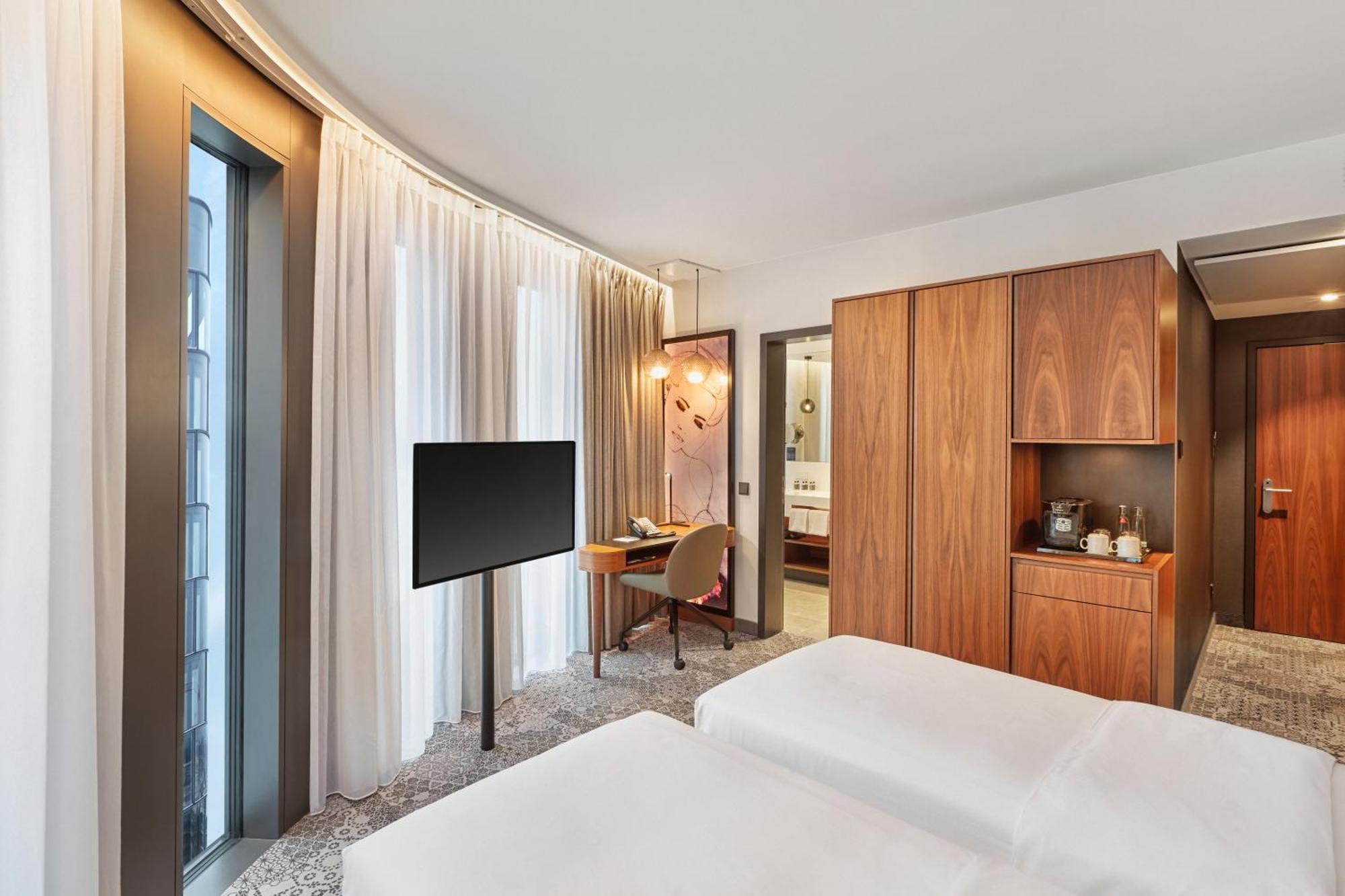 Hyperion Hotel Muenchen Luaran gambar A room at the hotel