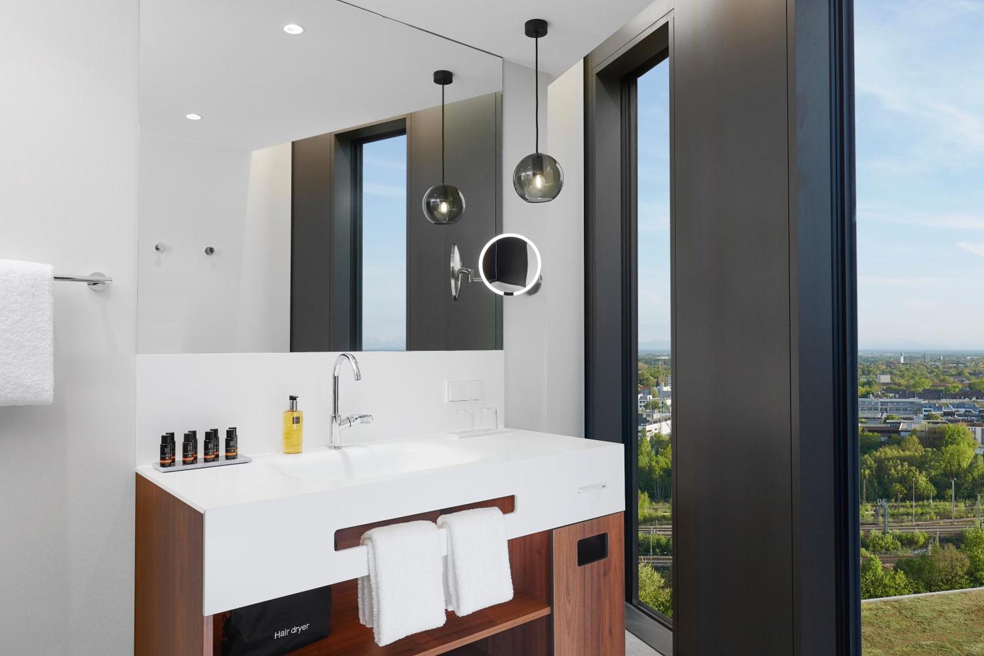 Hyperion Hotel Muenchen Luaran gambar Bathroom