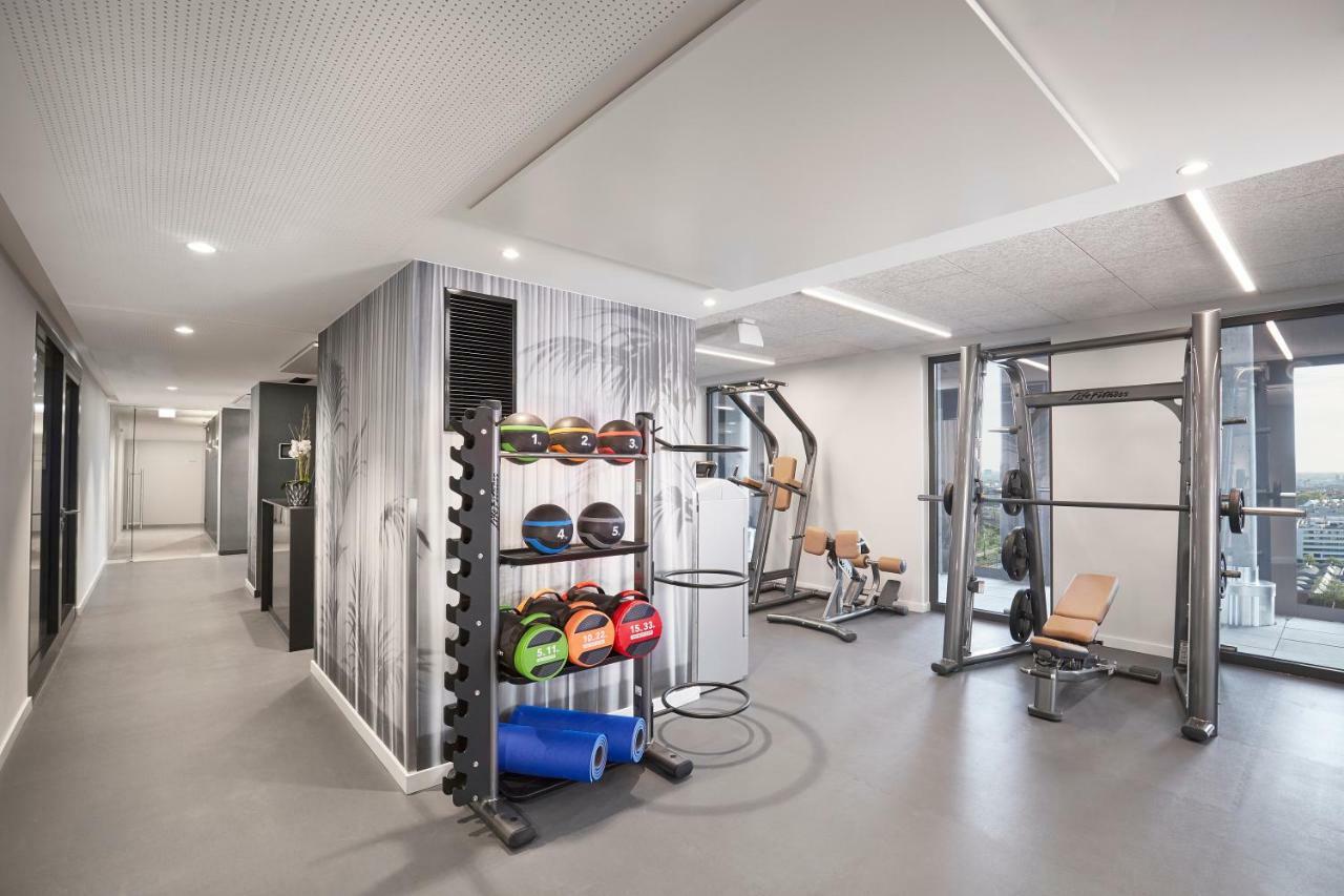 Hyperion Hotel Muenchen Luaran gambar The gym at the University of Roehampton