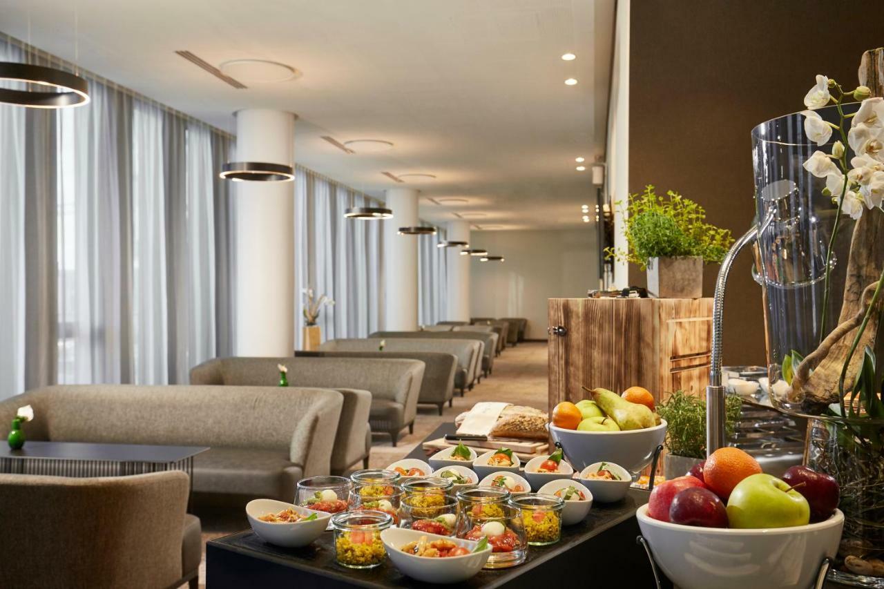 Hyperion Hotel Muenchen Luaran gambar The lounge at the airport