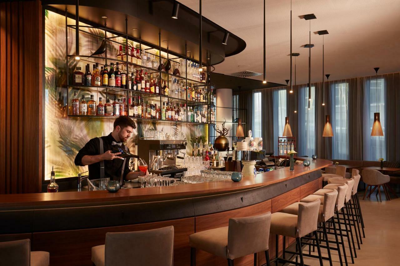 Hyperion Hotel Muenchen Luaran gambar The bar at the restaurant